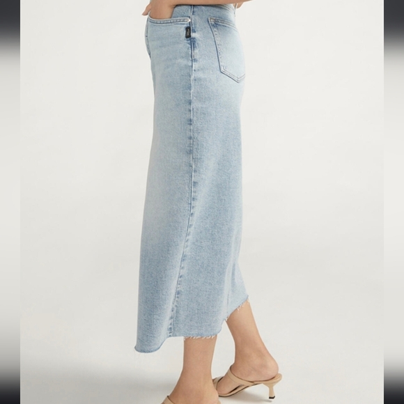 Silver Jeans Front Slit Denim Skirt - Size 28 / 6 - Picture 2 of 16